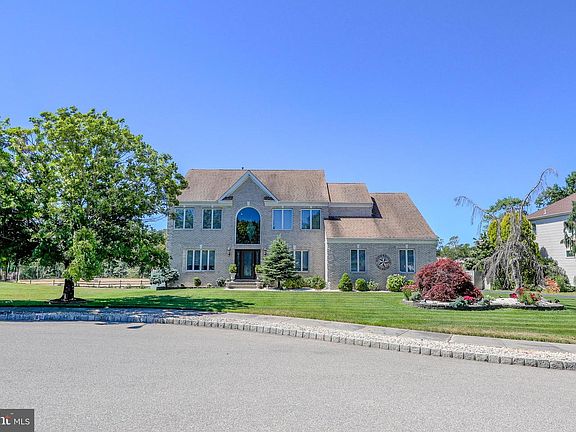 5th image of 24 Orsaf Ln