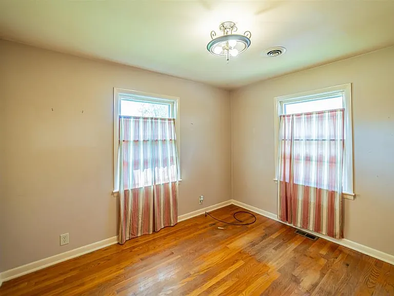3015 Madison St — Photo 11