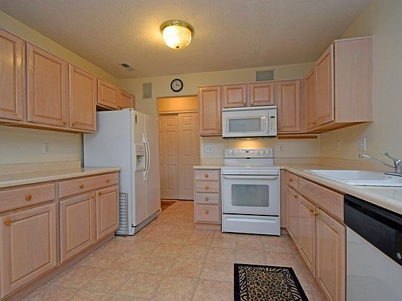 4th image of 4089 Fieldsedge Dr