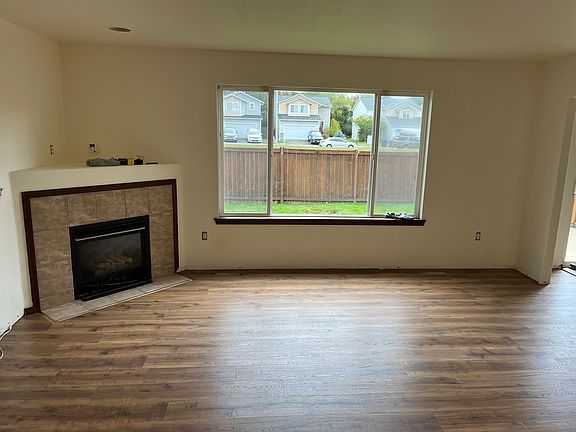 Familyroom featuring a gas fireplace
