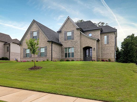 2nd image of 40 Joseph Ct