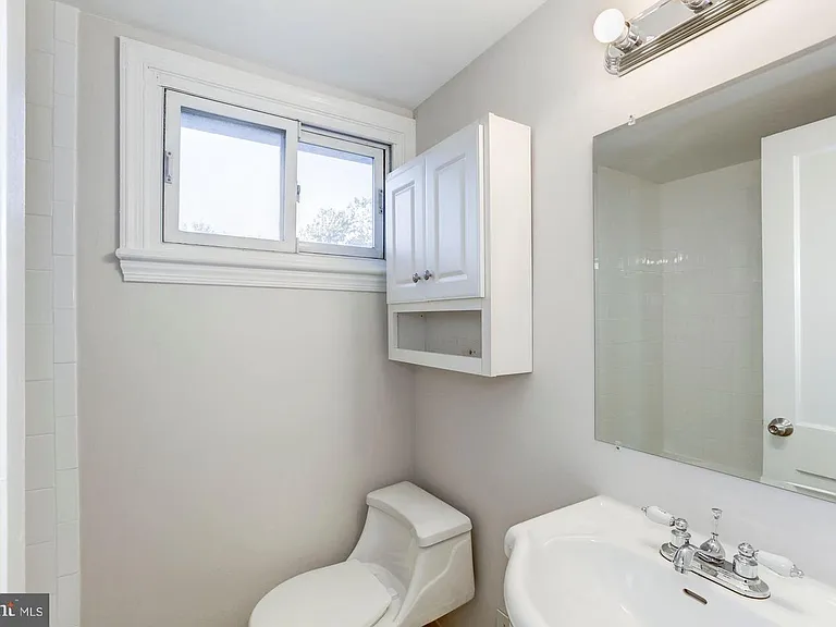 1100 Edmonston Dr — Photo 5