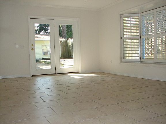 rec room opens to deck