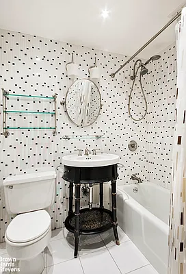 Rented by Brown Harris Stevens | media 18