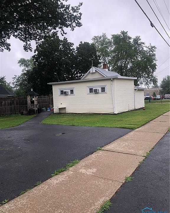 2nd image of 801 6th St
