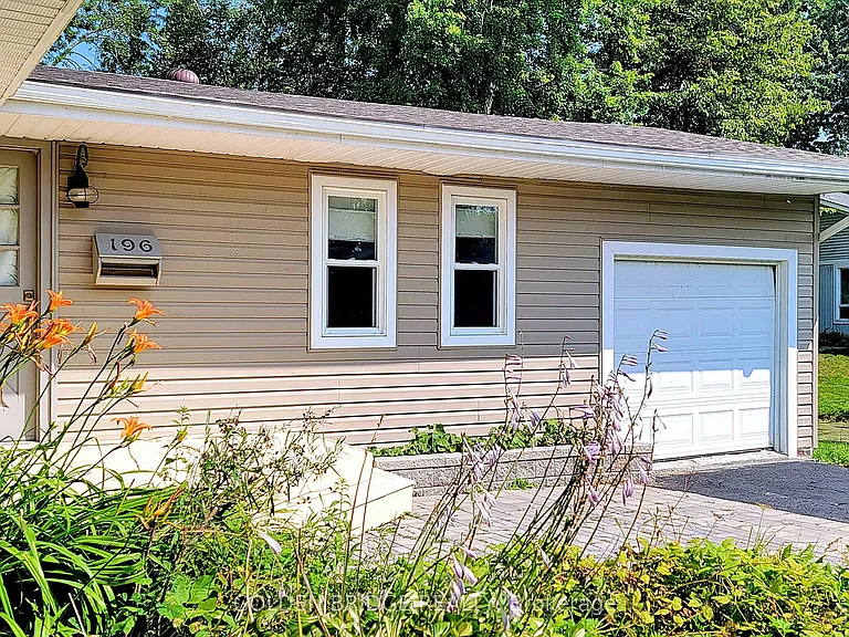 196 S Channel Dr — Photo 2