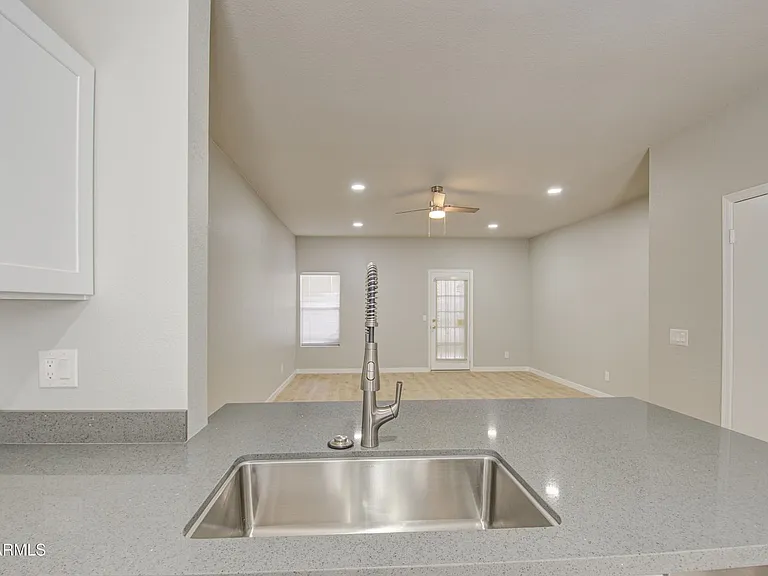 1600 N Saba St #169 — Photo 12