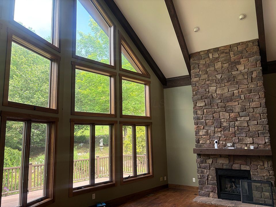 2nd image of 422 Debord Rd