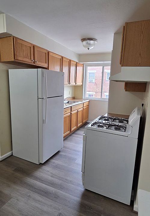 1st image of 205 Dawson Ave APT B