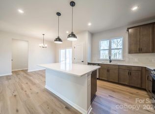 8210 Franklin Trail St, Charlotte, NC 28227