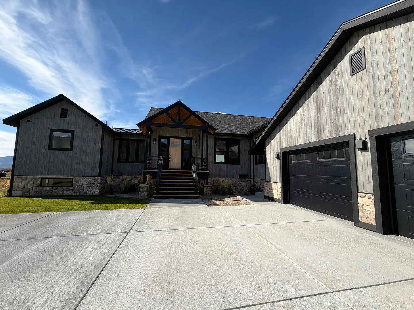 Luxury 6-Bedroom Home in Teton Reserve | Mountain Views | 4,950 Sq. Ft. | 3-Car Garage — Photo 1