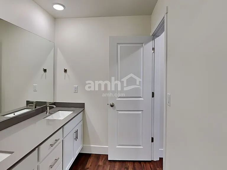 657 Dudley St — Photo 22