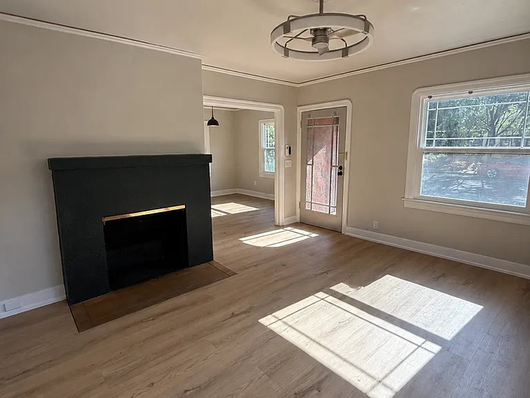 817 Wright St — Photo 6