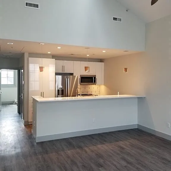 33 Elm St #3 — Photo 5