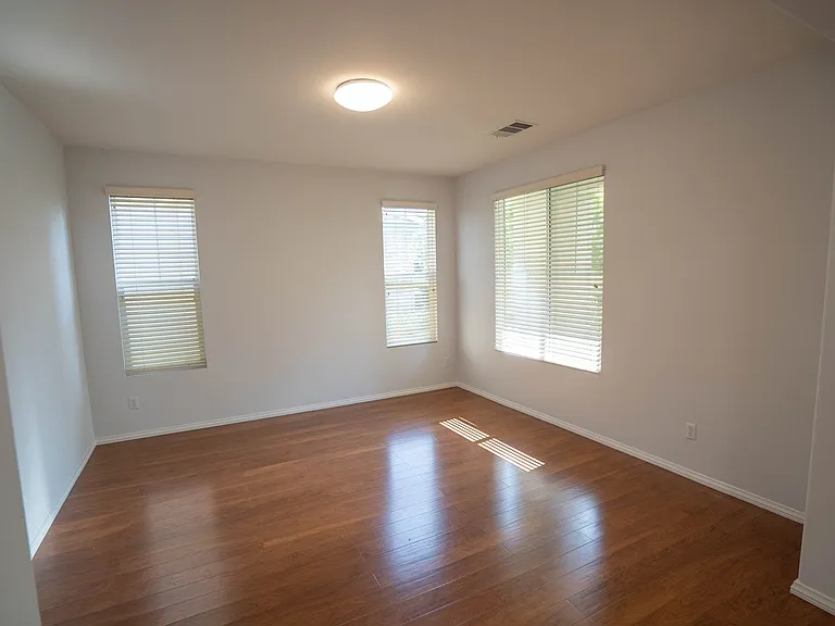 27663 Sunny Creek Dr — Photo 3