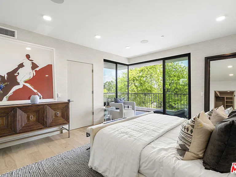 12304 Moorpark St #103 — Photo 38