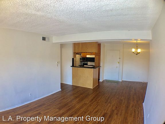 4th image of 18620 Hatteras St Unit 236