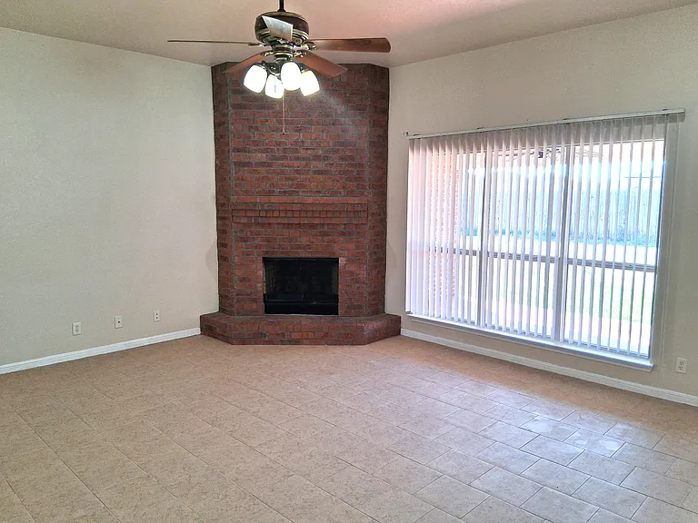 Family Room (2)