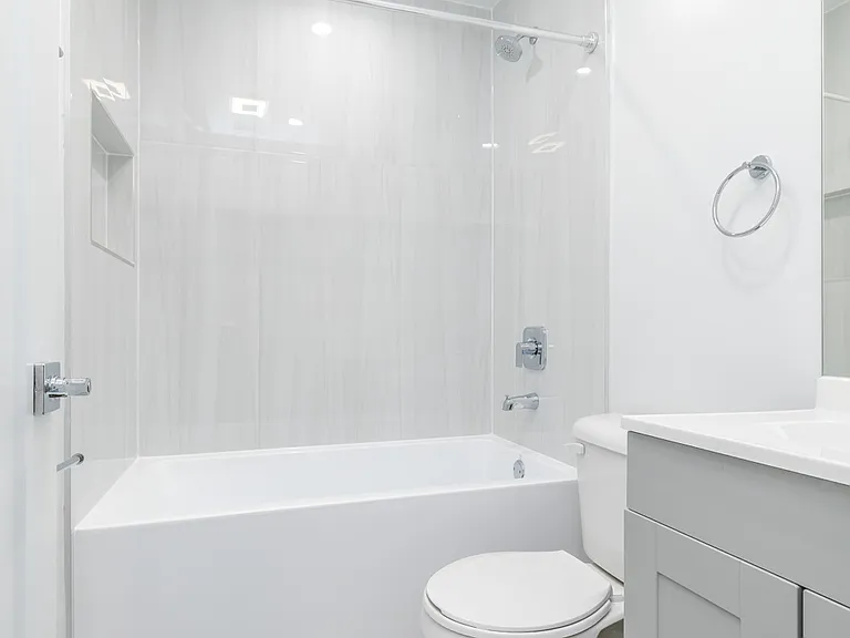 4543 S Saint Lawrence Ave #3R — Photo 10