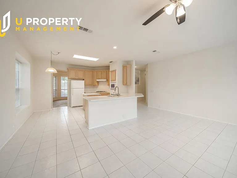 8713 Somerville Way — Photo 11