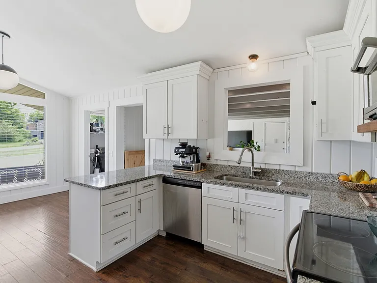 450 Sanders Ferry Rd — Photo 9