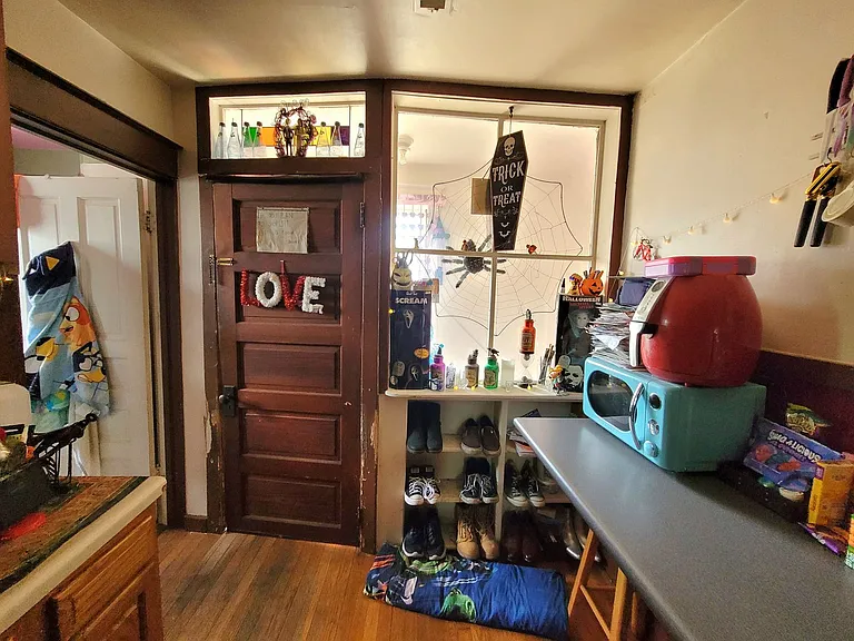 1412 Market St — Photo 8