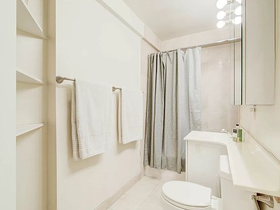 5th image of 420 E 64th St APT E8a