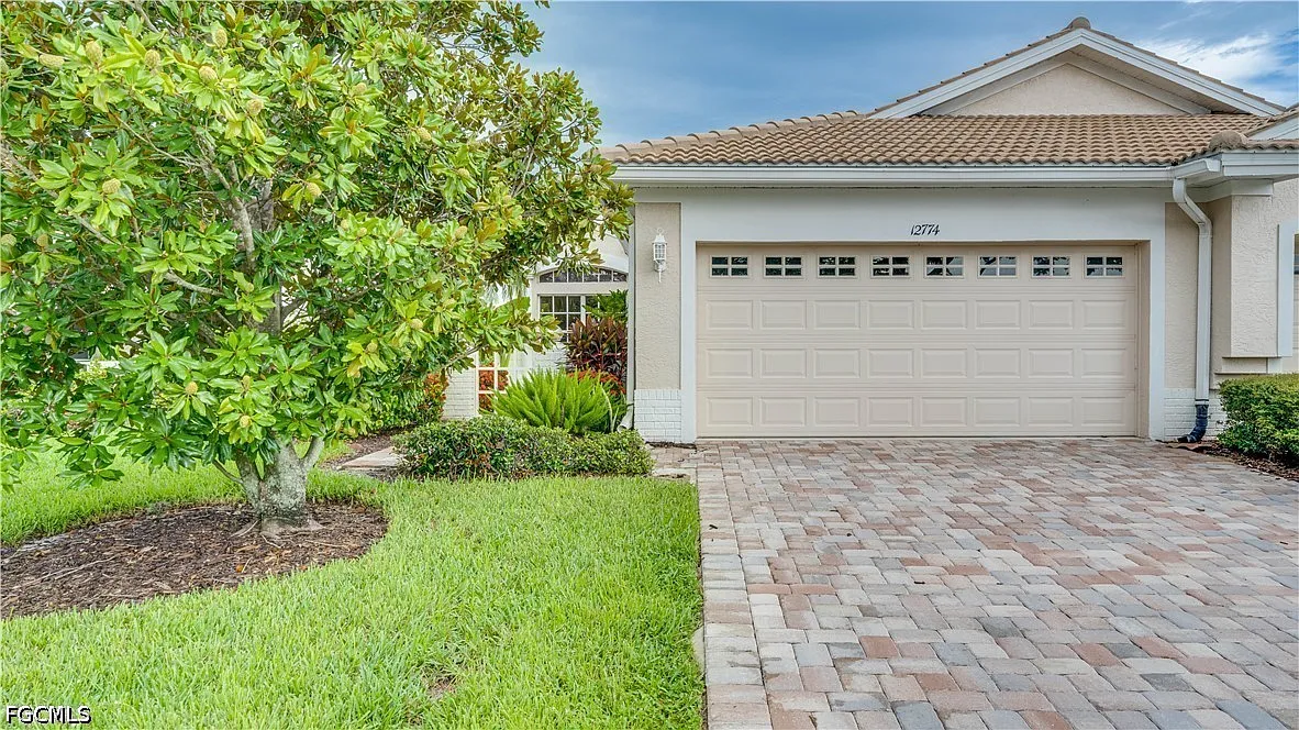 2 bed, 2.0 bath, 1527 sqft, $1,950 — Photo 2