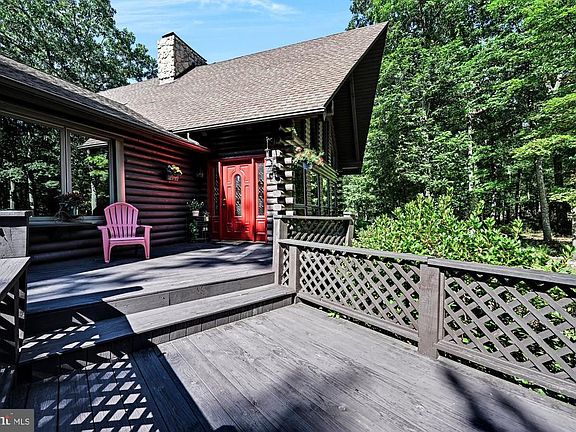 4th image of 295 Spring Mountain Dr