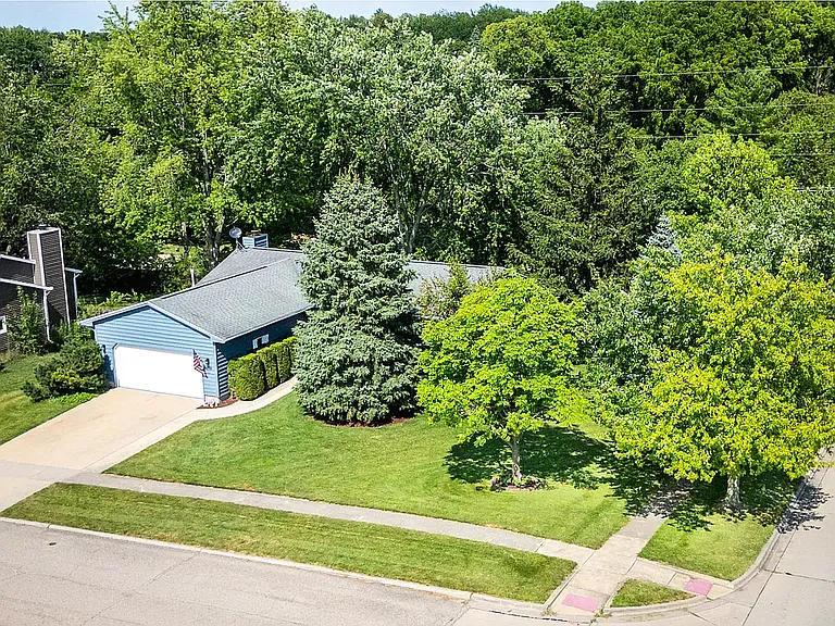 106 Wildflower Pl — Photo 26