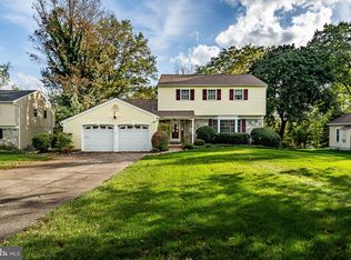 38 Lee Rd, Audubon, PA 19403