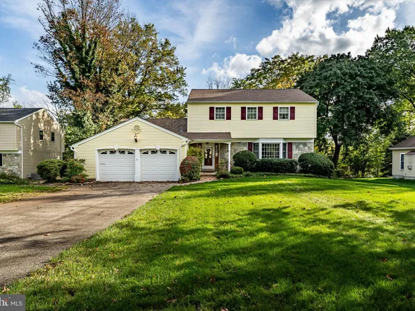 38 Lee Rd, Audubon, PA 19403