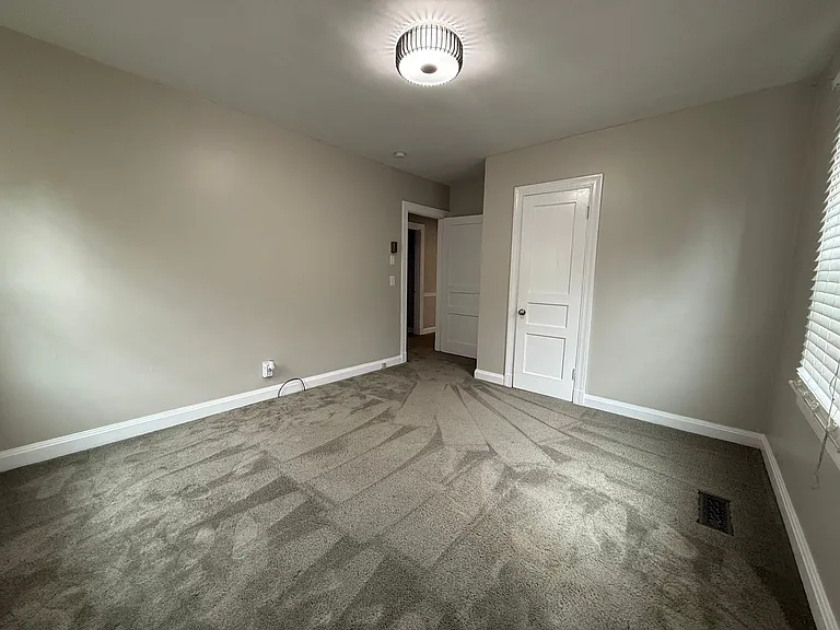 1106 Poplar Ave — Photo 16