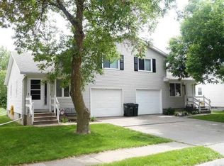 2737 W 34th St, Davenport, IA 52806