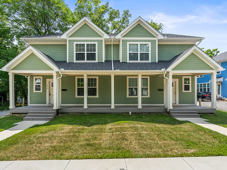 435 Hiscock St — Photo 2