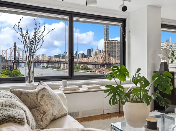 531 Main St APT 1028, New York, NY 10044