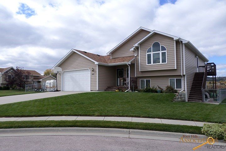 1st image of 448 Harrington Ct