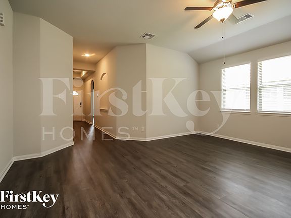 3rd image of 123 Lakeway Cir