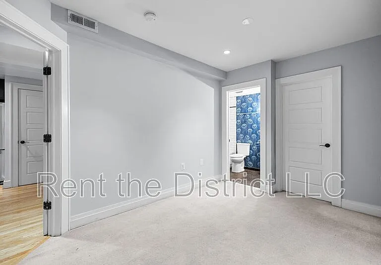 1109 M St NW #1 — Photo 11