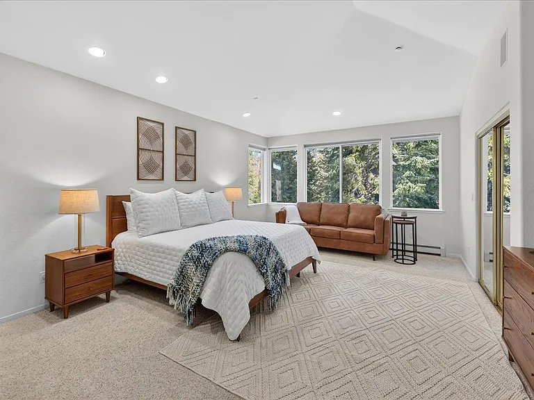 1264 Hidden Woods Dr — Photo 16