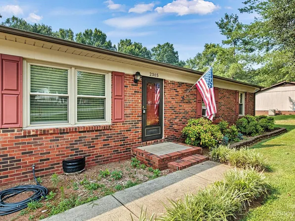 2305 Starbrooke Dr, Newton, NC 28658