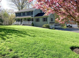 99 Honeycomb Ln, Milford, CT 06461