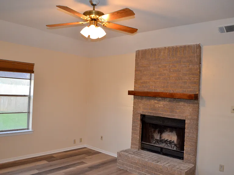 7610 April Ct — Photo 12