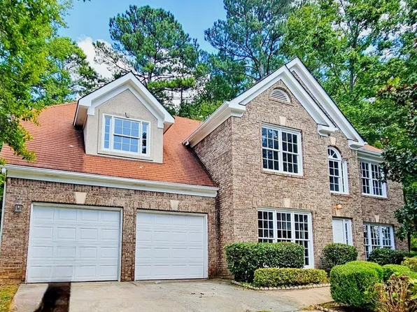 188 Harbor Pointe Dr, Stone Mountain, GA 30087