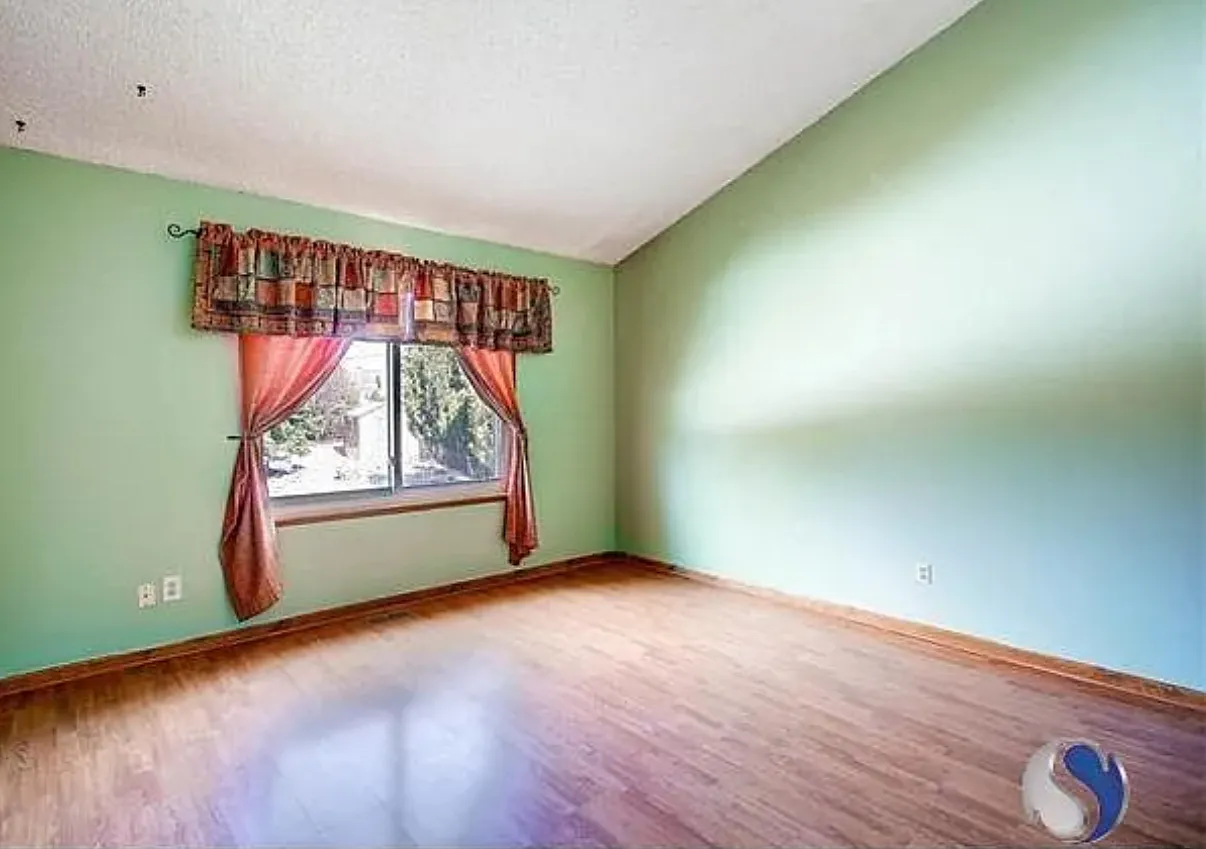 4 bed, 1984 sqft, $2,600 — Photo 3