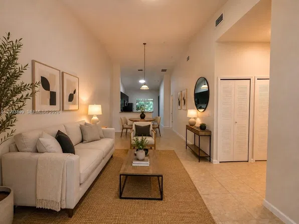 3423 W 80th St APT 204, Hialeah, FL 33018