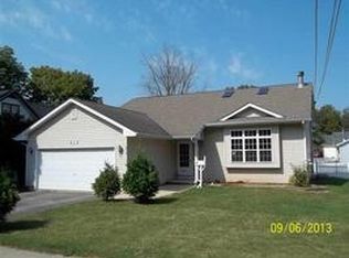 513 W Harrison St, Belvidere, IL 61008
