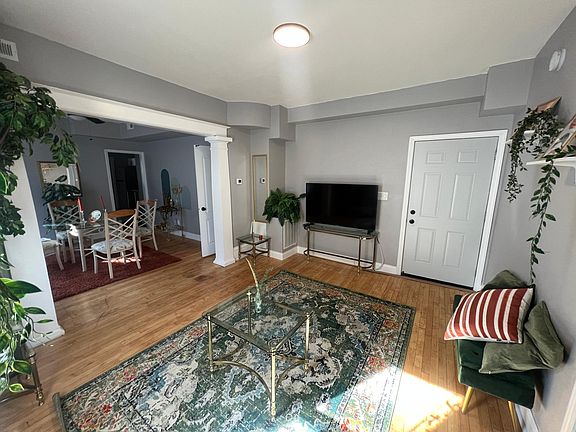 3rd image of 1143 15th Ave SE APT 3