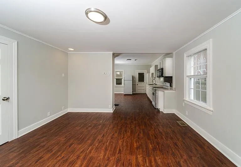 28 Lancaster St — Photo 8