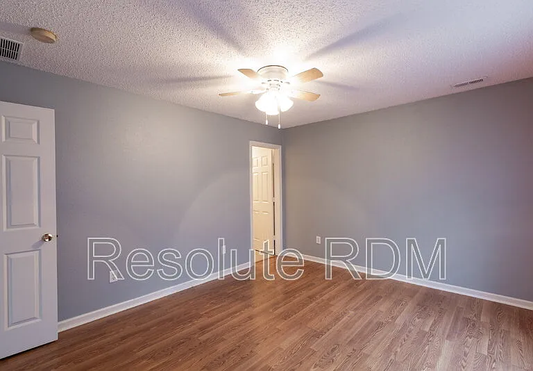 11968 Locus Ln — Photo 28